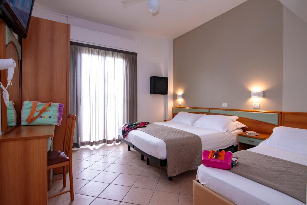 Hotel Holland 3*